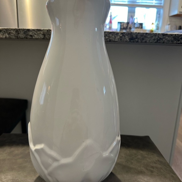 Destinos SA white ceramic pitcher made in Portugual. - Picture 4 of 7